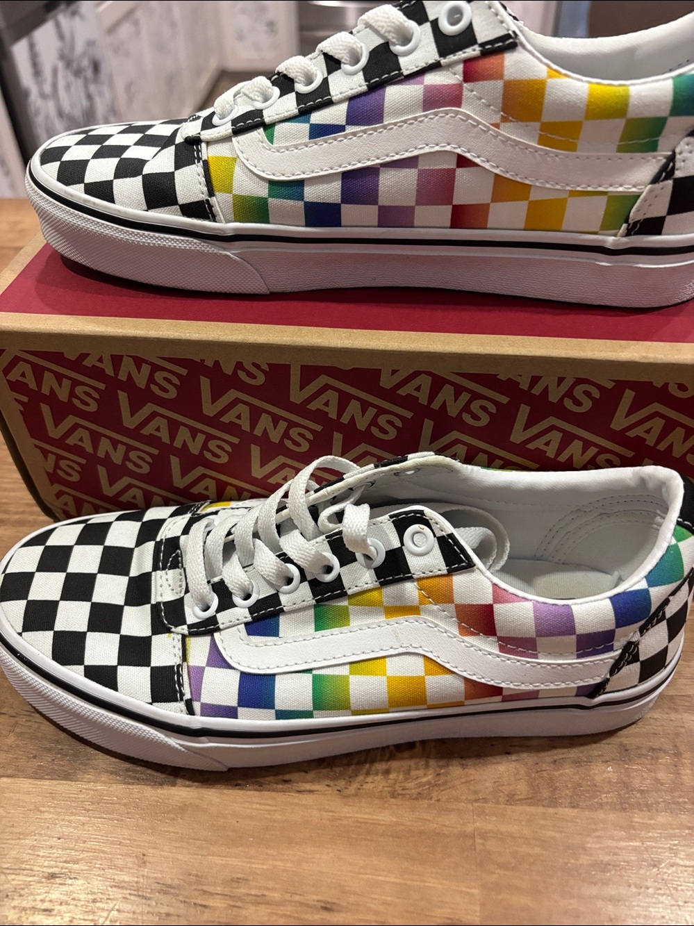 NIB Women’s Size 8 Vans